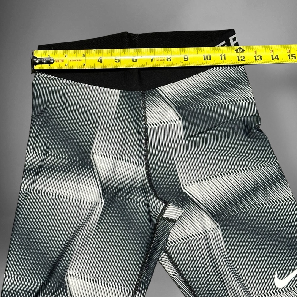 Nike Pro Womens Legging Sz M Monochrome black grey Patterned Leggings Dri-Fir - Picture 4 of 9